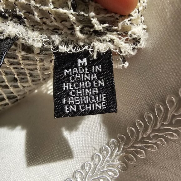 Nina Leonard Black Flecks & Cream Crochet Cardigan Natural Wooden Buttons M - Picture 11 of 11